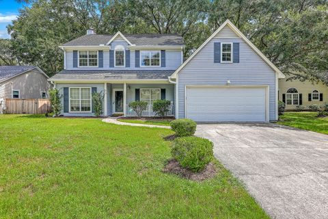 Photo of 1941 Oak Tree Lane, Mount Pleasant, SC 29464 (MLS # 25023588)