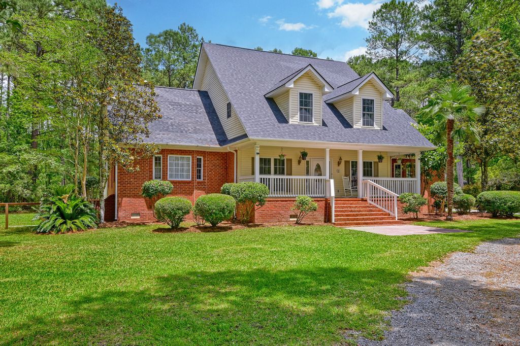 Photo of 132 Cherrywood Drive, Summerville, SC 29483 (MLS # 26015517)