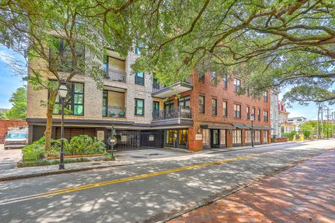 Photo of 21 George Street #203, Charleston, SC 29401 (MLS # 25014889) Photo of 21 George Street #203, Charleston, SC 29401 (MLS # 25014889)