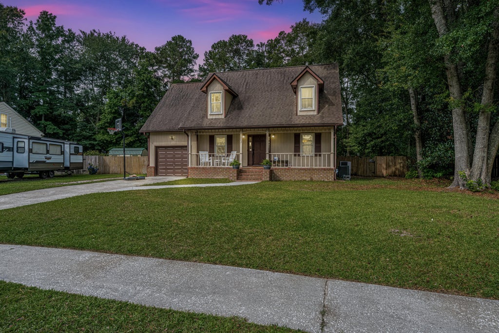 Photo of 112 Foxfire Court, Summerville, SC 29486 (MLS # 26016799)