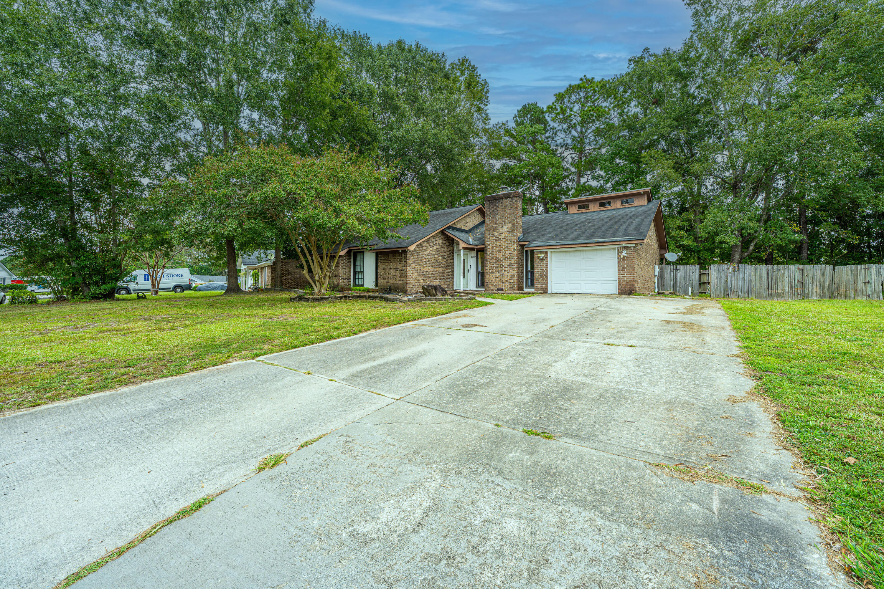 8152 N Ridgebrook Drive