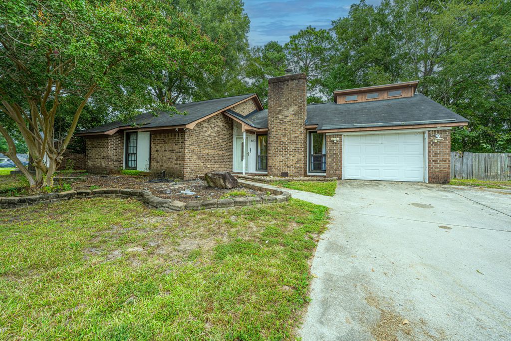 Photo of 8152 N Ridgebrook Drive, North Charleston, SC 29420 (MLS # 25027777)