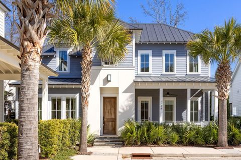 Photo of 1124 Fulton Hall Lane, Mount Pleasant, SC 29466 (MLS # 26010801)