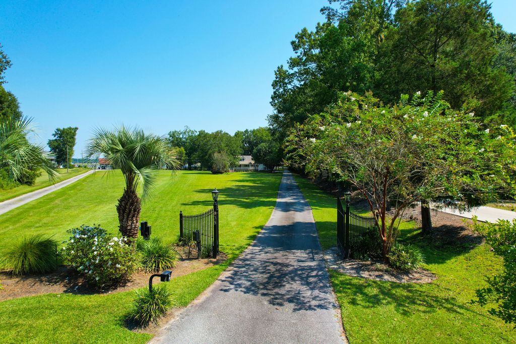Photo of 935 River Road, Johns Island, SC 29455 (MLS # 26005850)