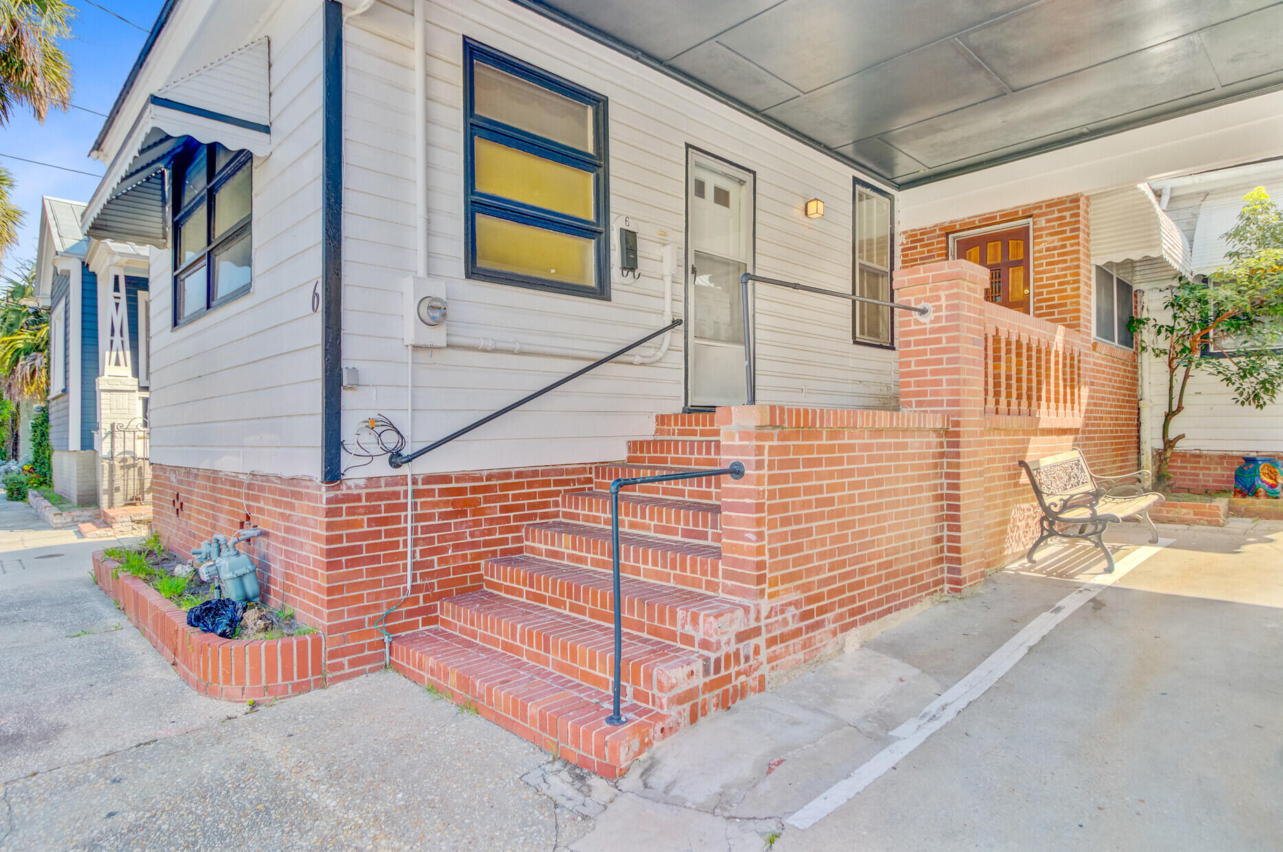 6 Dewey Street