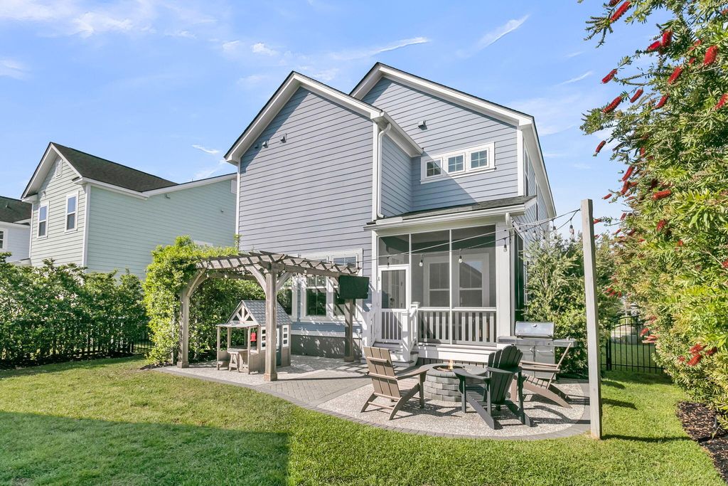 Photo of 1694 Banning Street, Mount Pleasant, SC 29466 (MLS # 26009837)