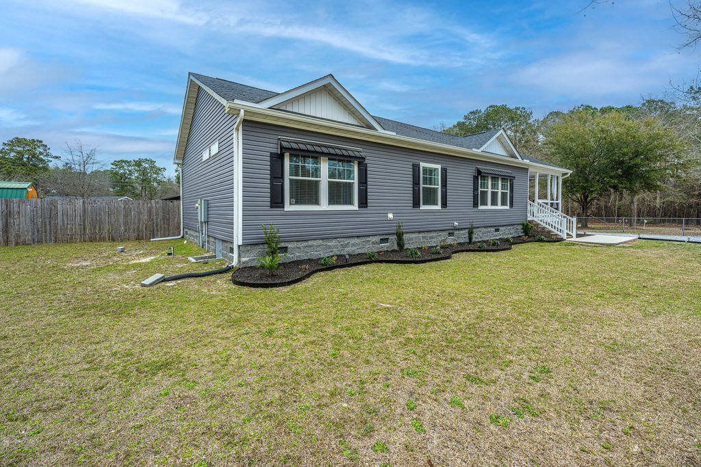 Photo of 164 Albacore Road, Bonneau, SC 29431 (MLS # 26006288)