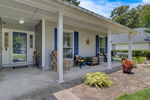 A home in North Charleston