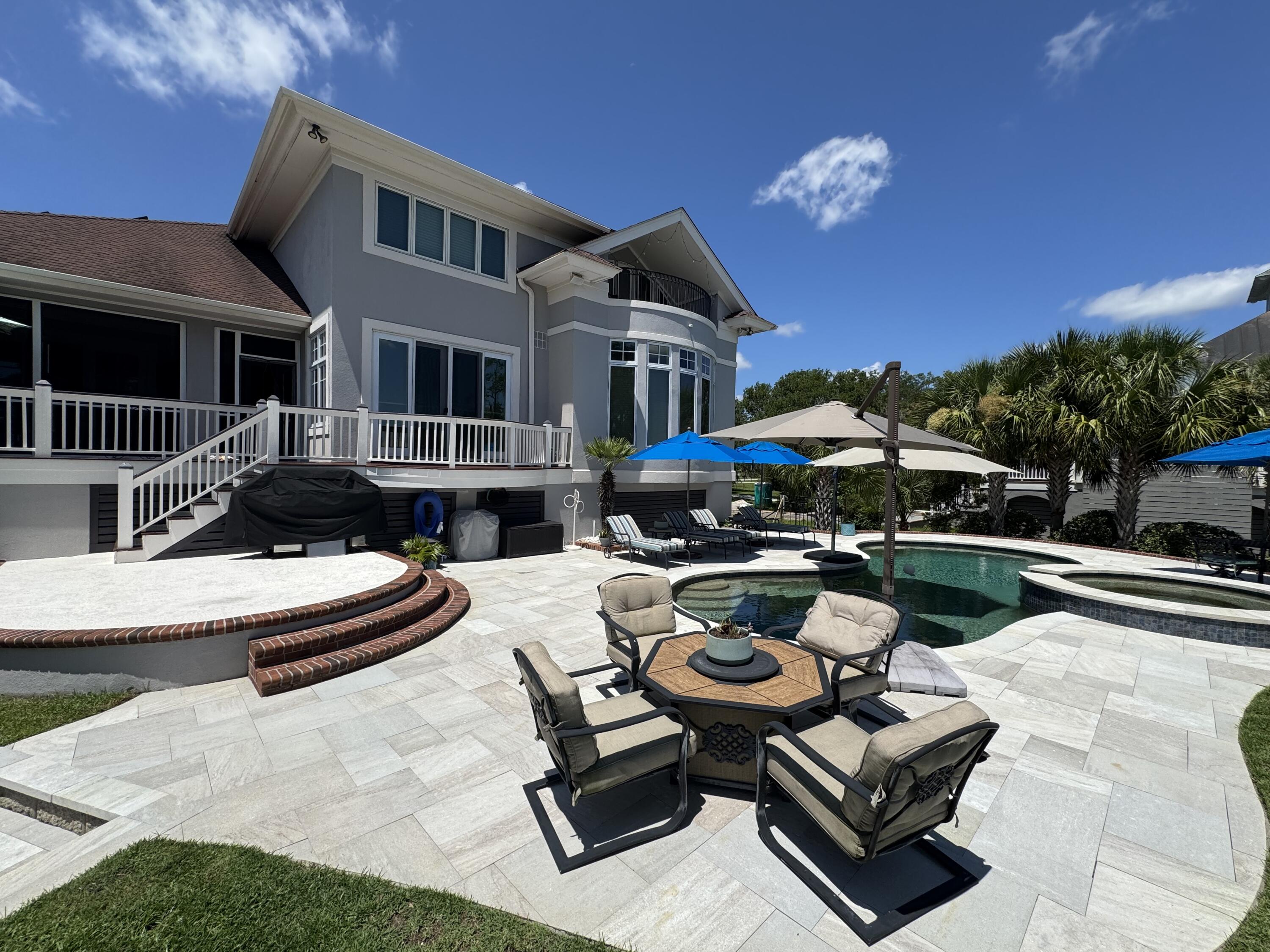 1563 Headquarters Plantation Drive