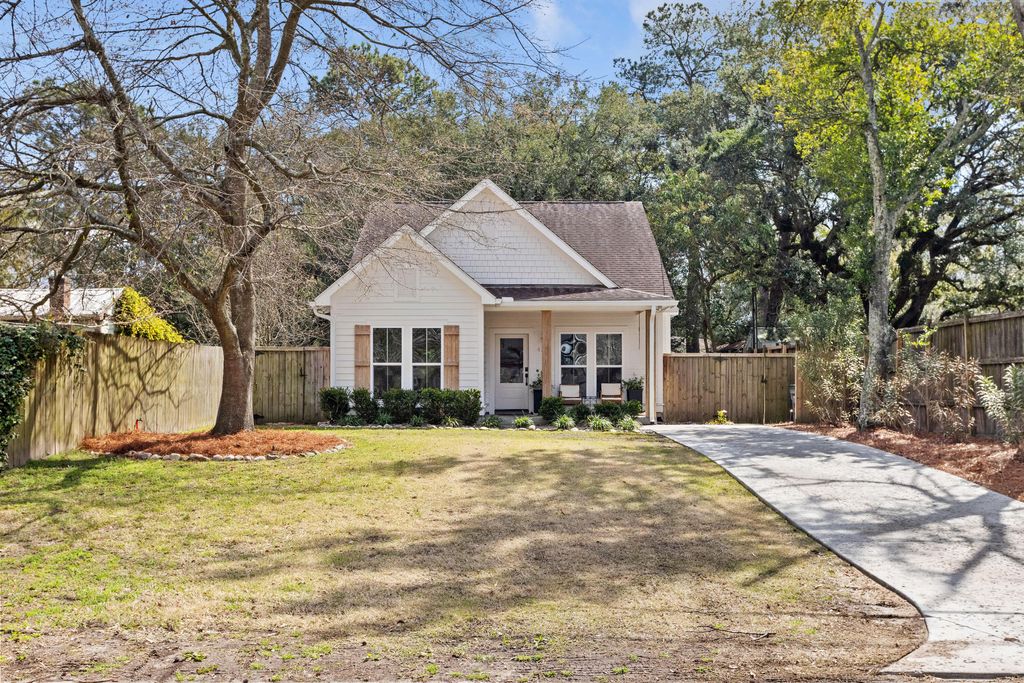 Photo of 4326 Rugheimer Avenue, North Charleston, SC 29405 (MLS # 26006234)