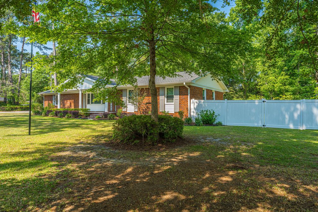 Photo of 504 Dogwood Circle, Summerville, SC 29485 (MLS # 26011935)