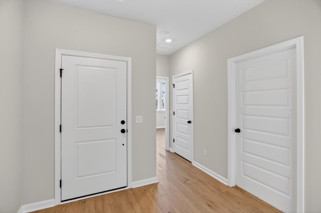 Photo of 164 Ireland Drive, Summerville, SC 29486 (MLS # 26020130)