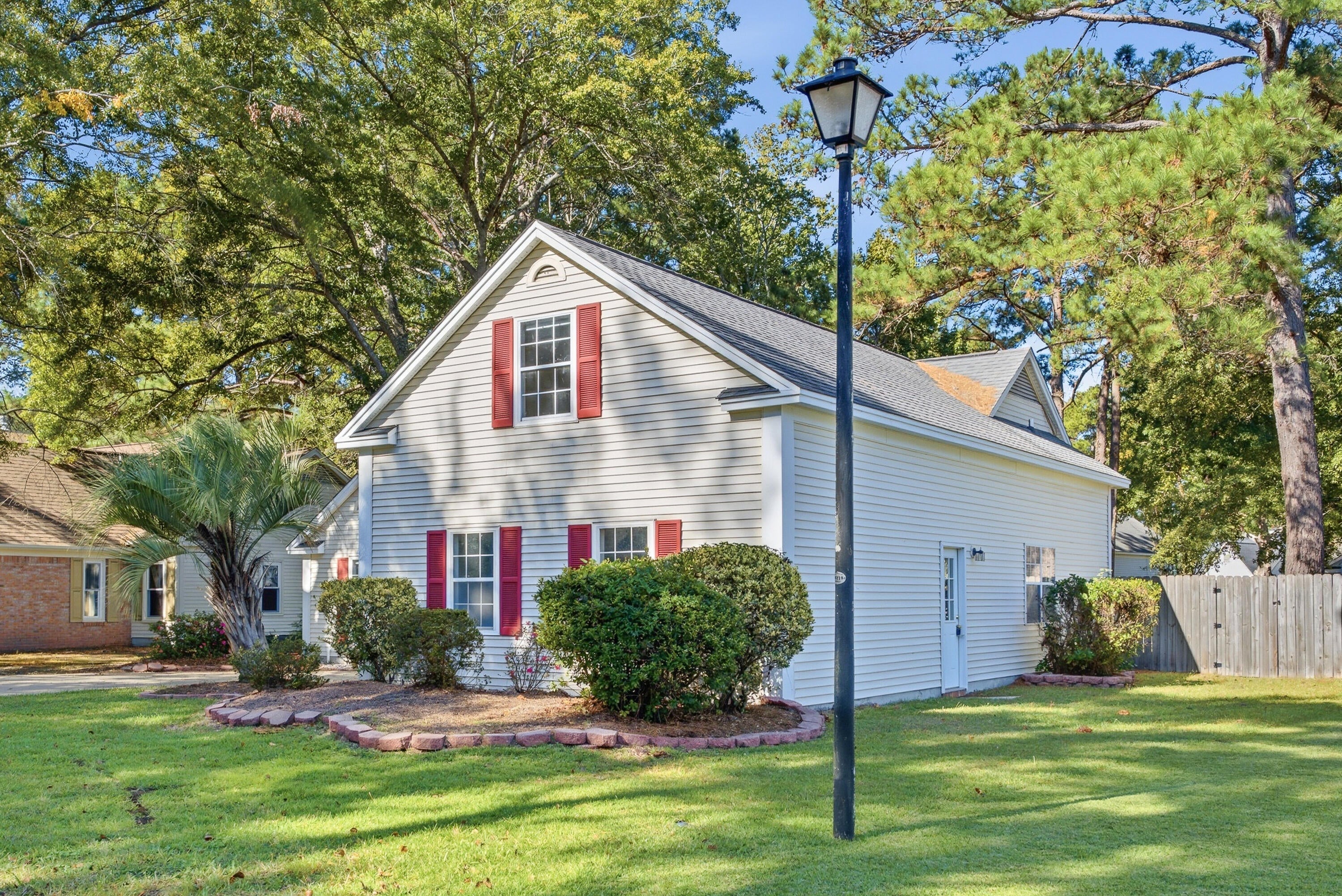 117 Saint Awdry Street