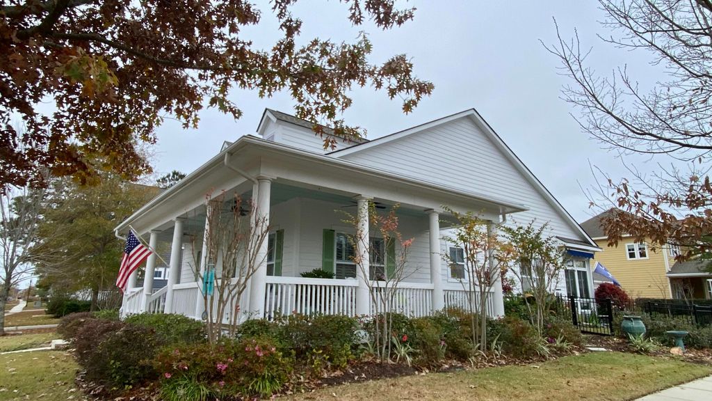 Photo of 626 Van Buren Drive, Summerville, SC 29486 (MLS # 25032174)