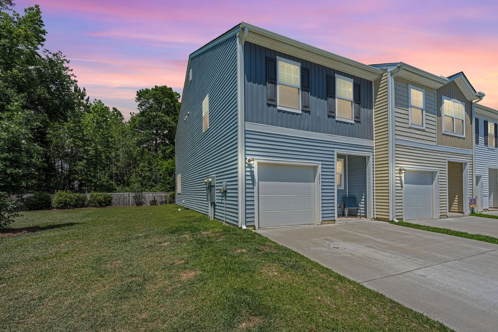 Photo of 201 Trumpet Vine Drive, Summerville, SC 29486 (MLS # 26014559)