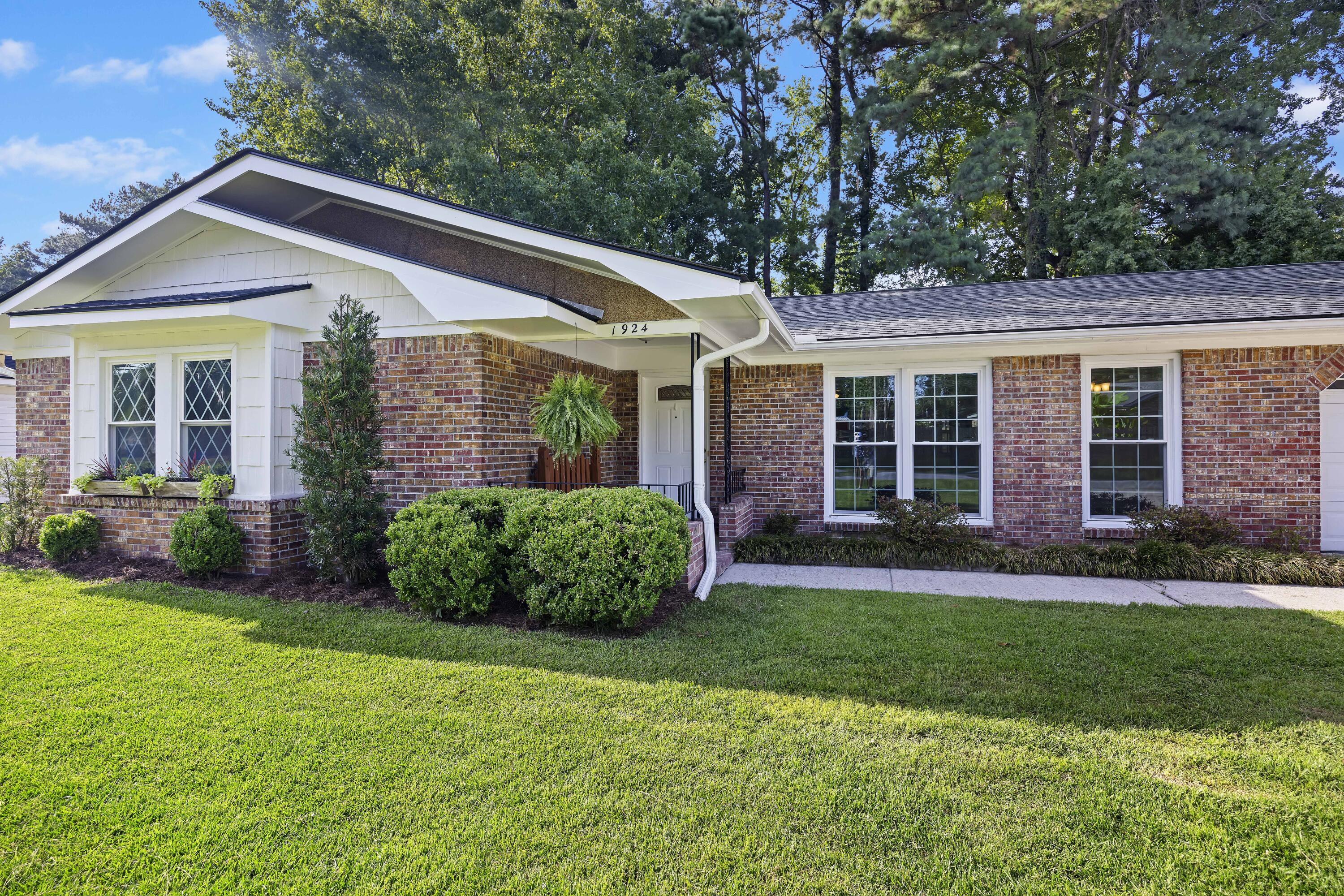1924 Planters Drive