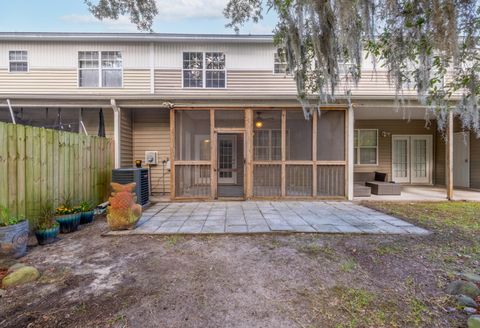 A home in North Charleston