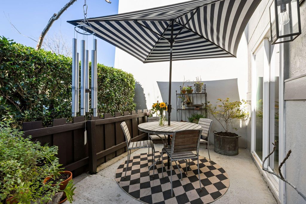 Photo of 1303 Ventura Place, Mount Pleasant, SC 29464 (MLS # 26000727)