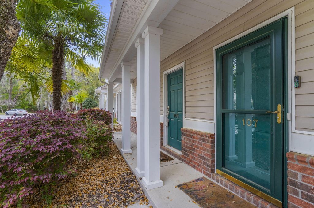 Photo of 105 Chinquapin Drive, Summerville, SC 29485 (MLS # 26012489)