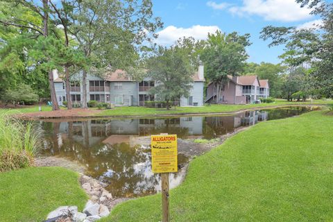 A home in North Charleston