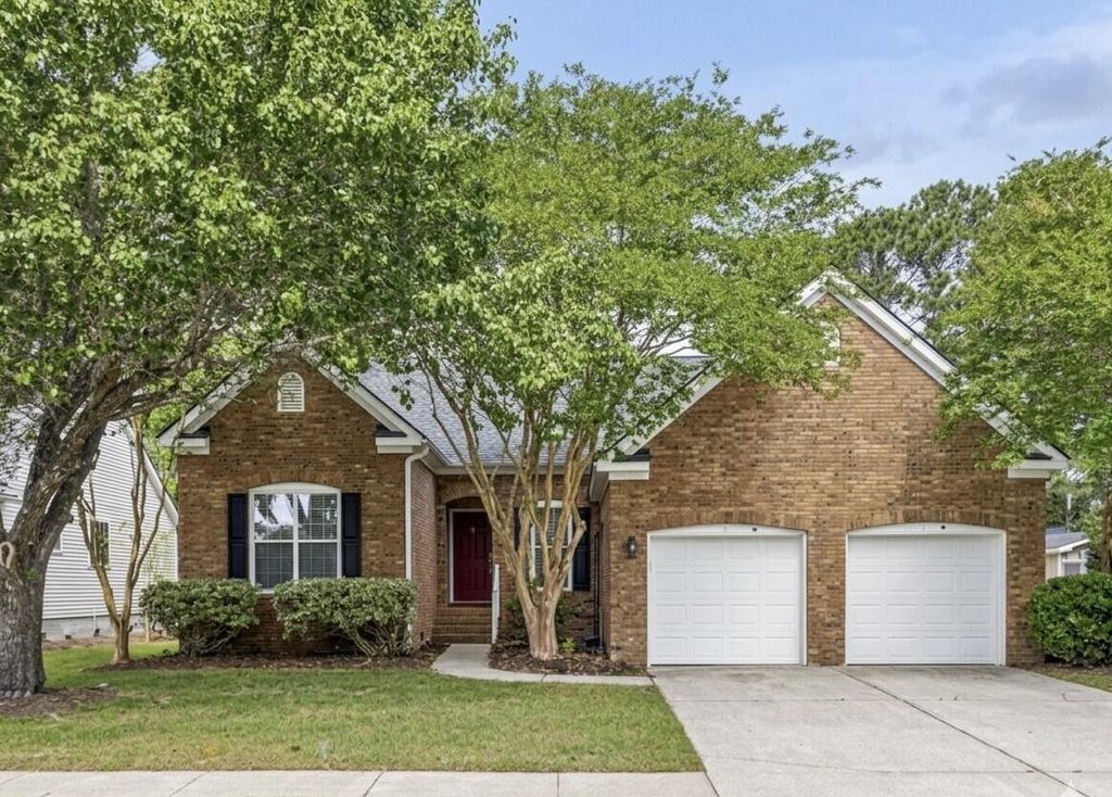 Photo of 113 Historic Drive, Mount Pleasant, SC 29464 (MLS # 26014287)