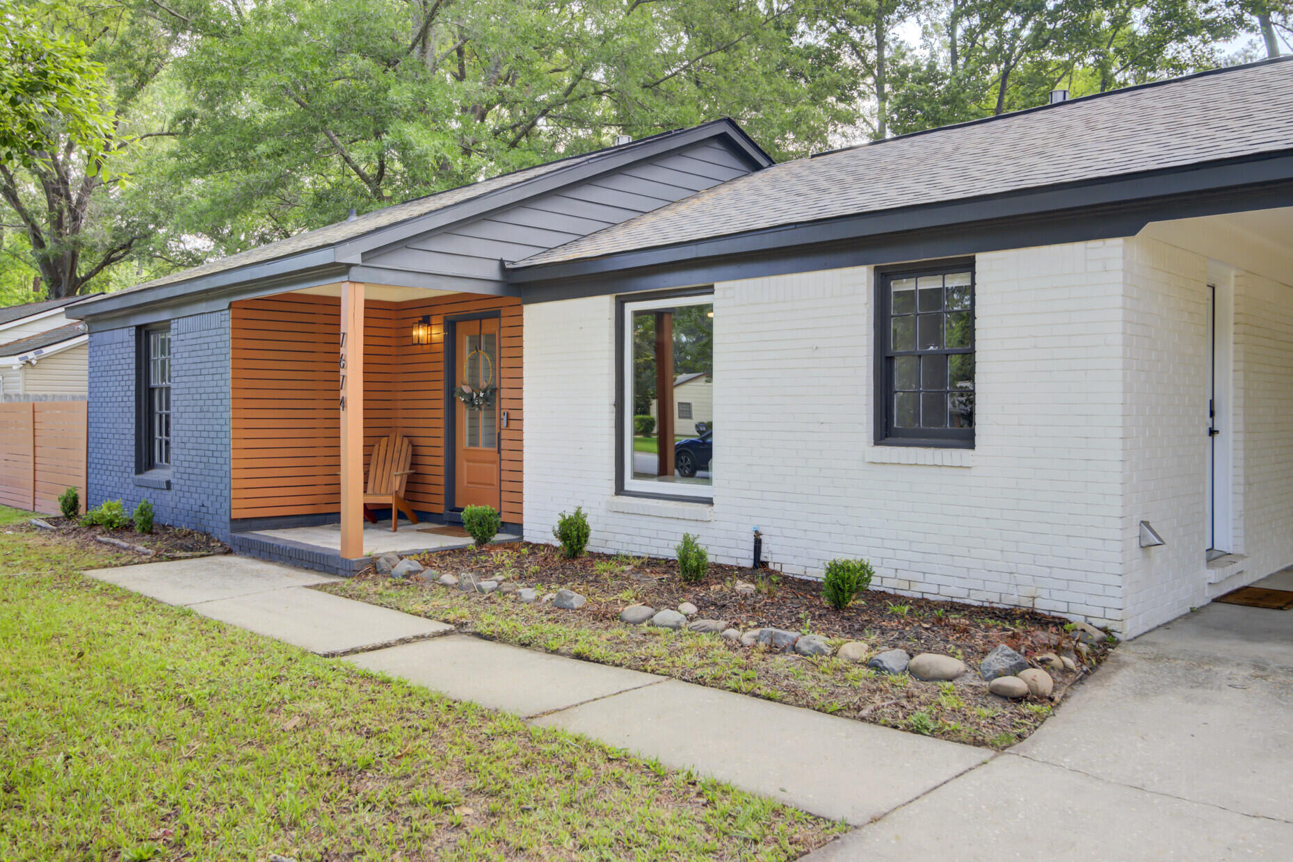 7674 Chippendale Road