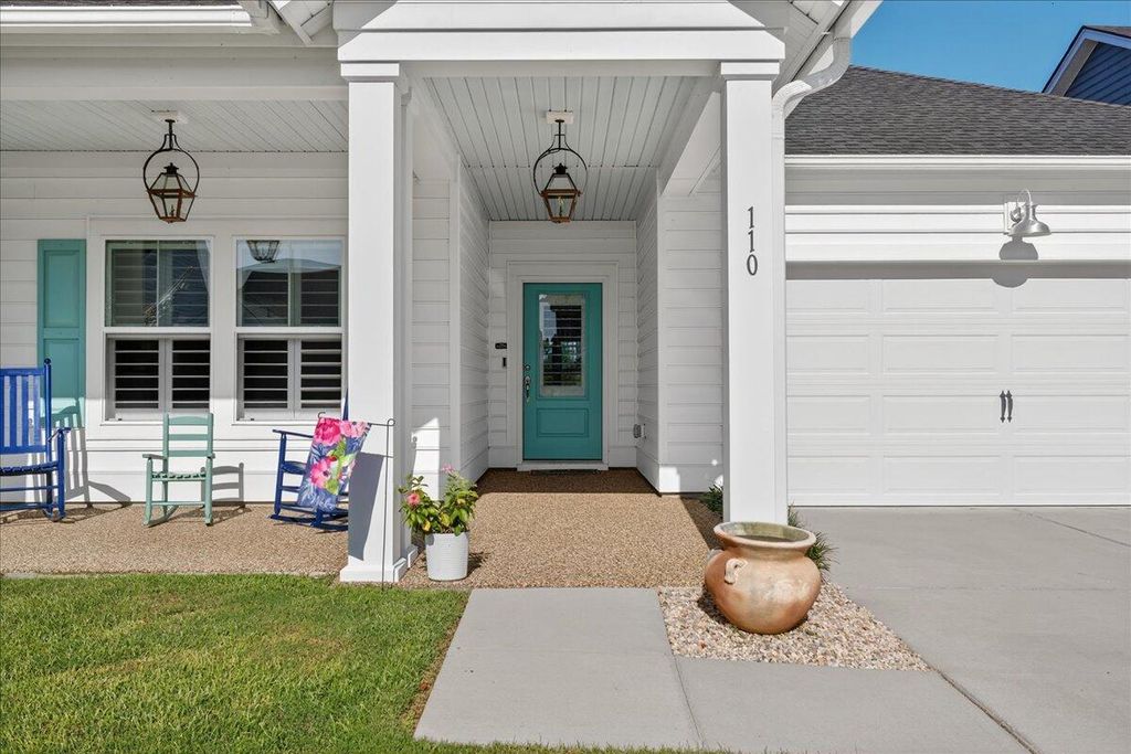 Photo of 110 Haverhill Street, Summerville, SC 29486 (MLS # 25027164)