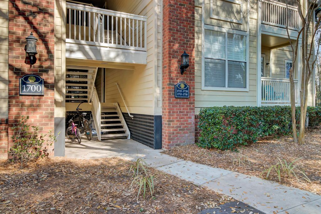 Photo of 1600 Long Grove Drive #1727, Mount Pleasant, SC 29464 (MLS # 26003322)