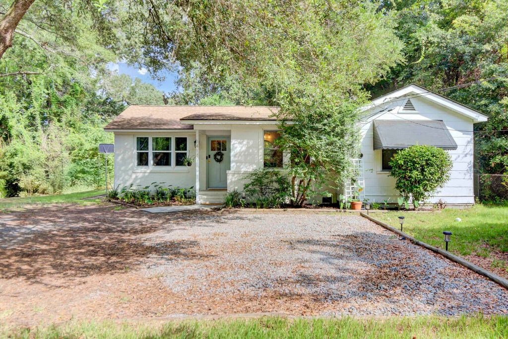Photo of 1414 Orange Grove Road, Charleston, SC 29407 (MLS # 26012823)