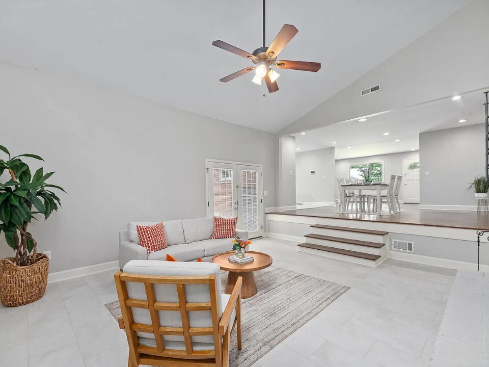 7623 Hillandale Road