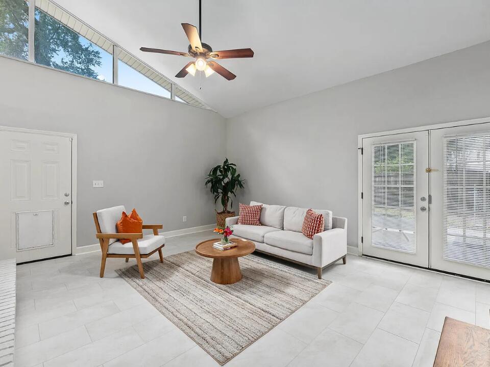 7623 Hillandale Road