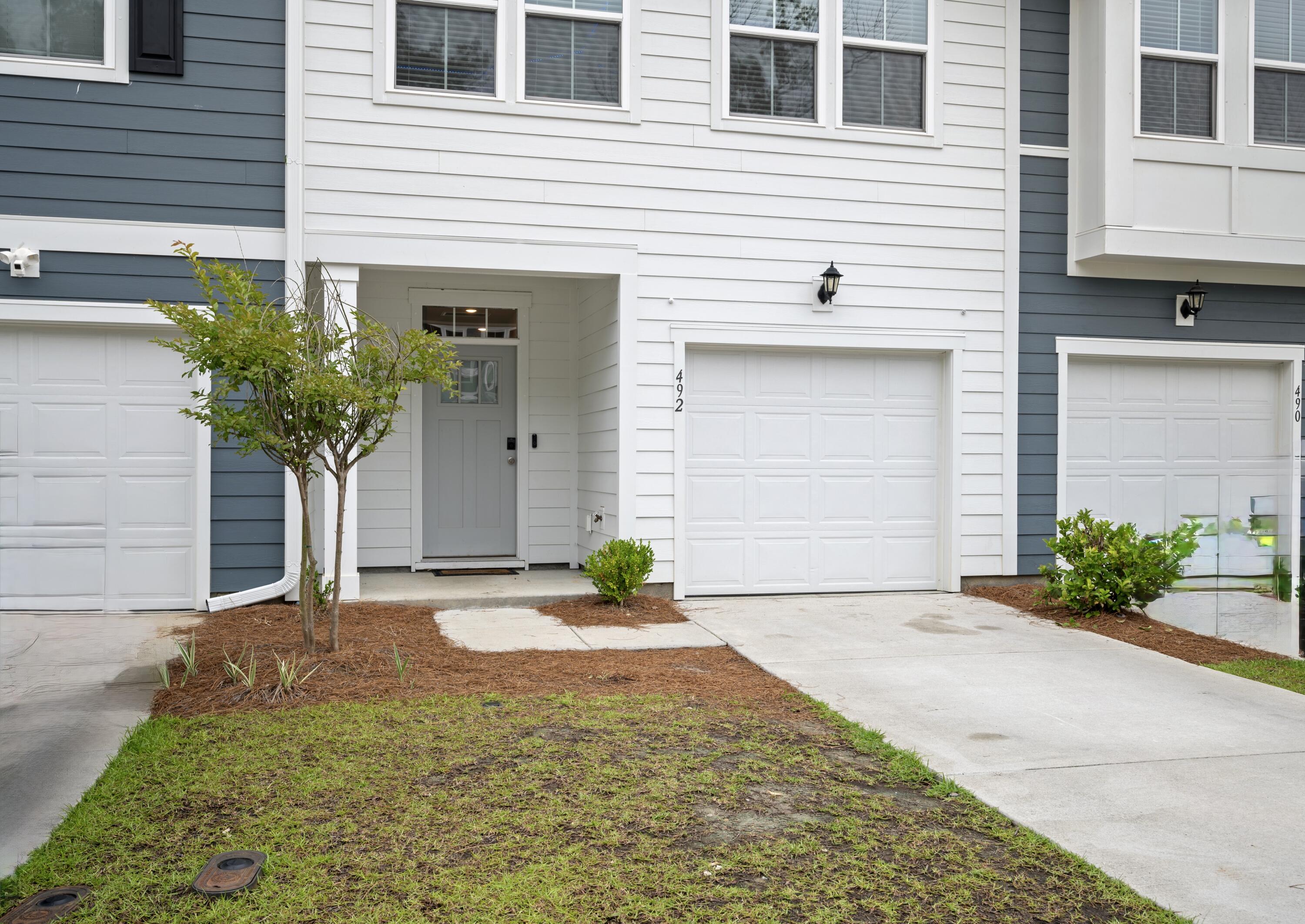 492 Trotters Lane