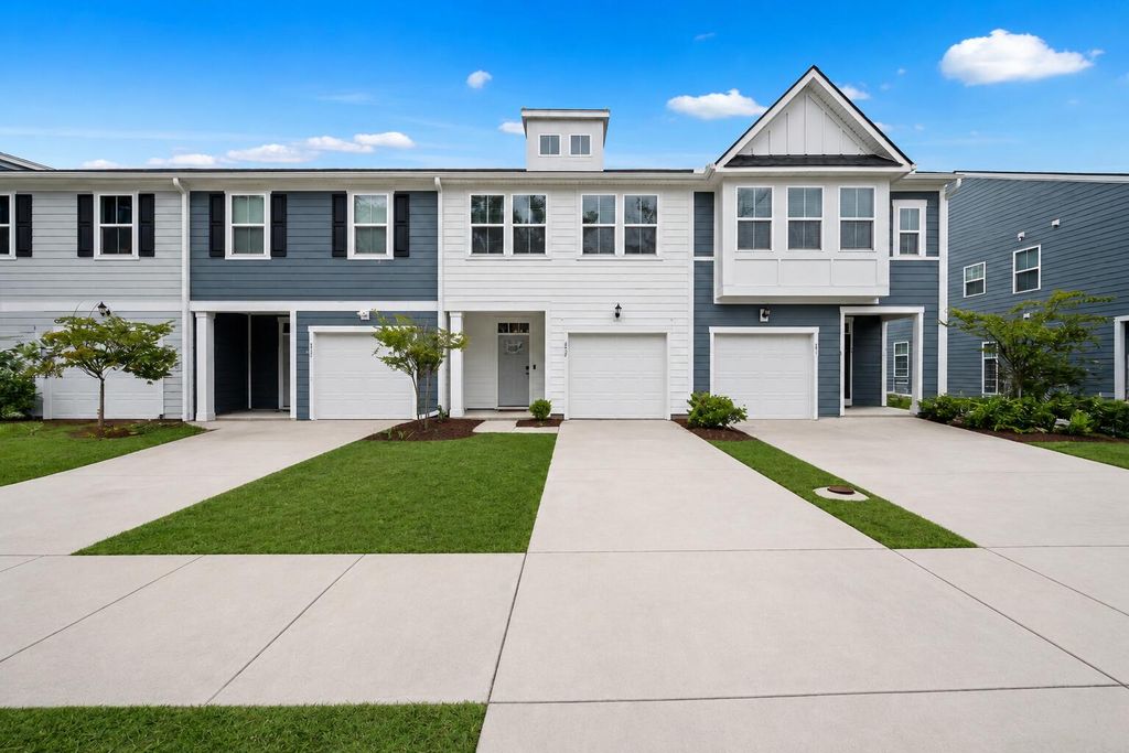Photo of 492 Trotters Lane, Moncks Corner, SC 29461 (MLS # 26015947)