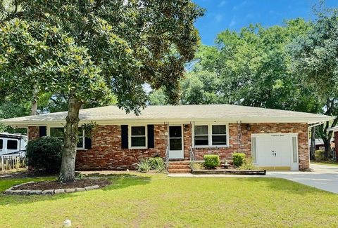 A home in North Charleston