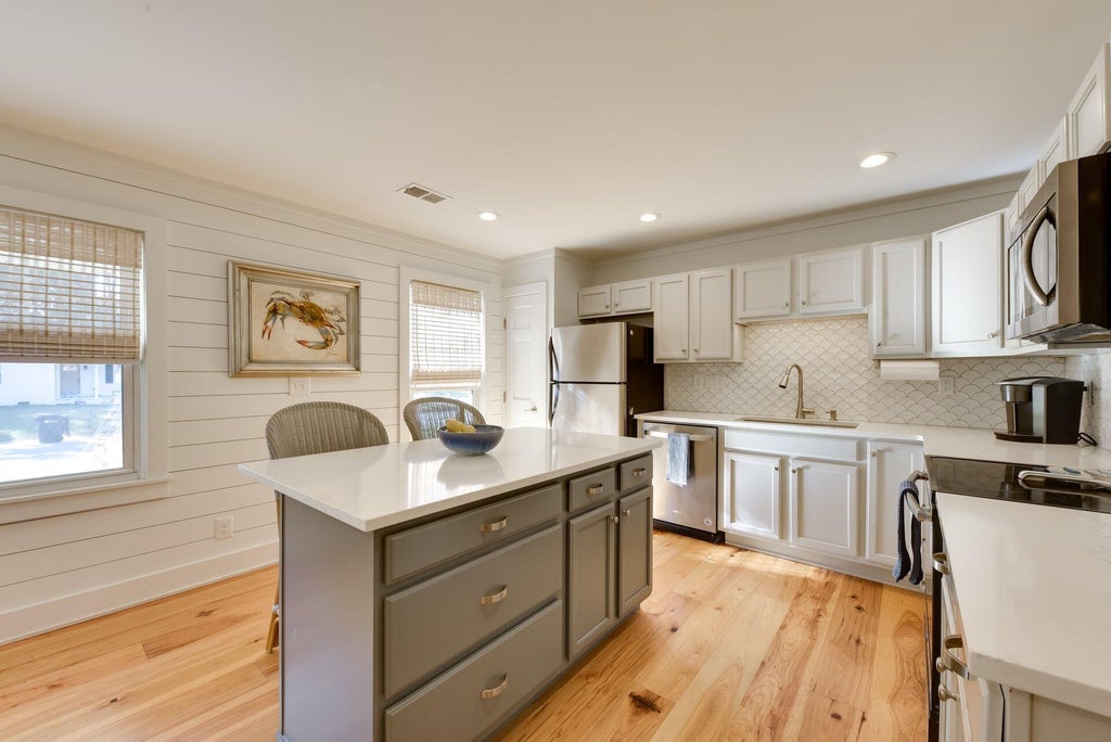 Photo of 1154 Shoreside Way, Mount Pleasant, SC 29464 (MLS # 26027452)