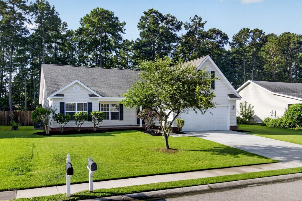 Photo of 156 Cotillion Crescent, Summerville, SC 29483 (MLS # 26022784)