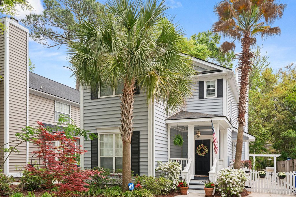 Photo of 1093 Mathis Ferry Road, Mount Pleasant, SC 29464 (MLS # 26011577)