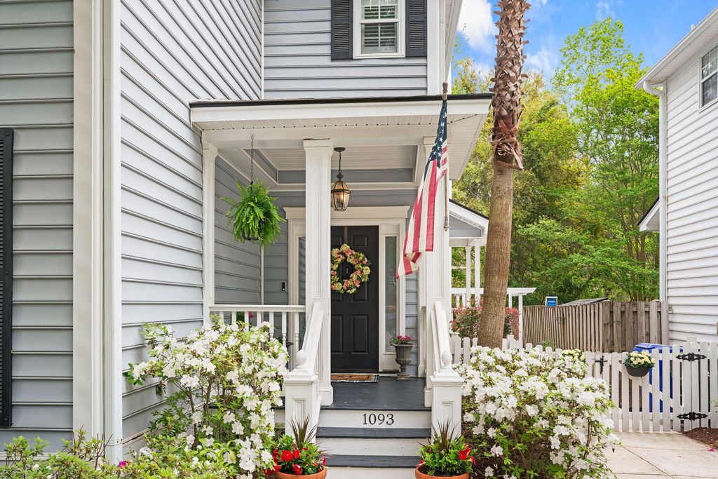 Photo of 1093 Mathis Ferry Road, Mount Pleasant, SC 29464 (MLS # 26011577)