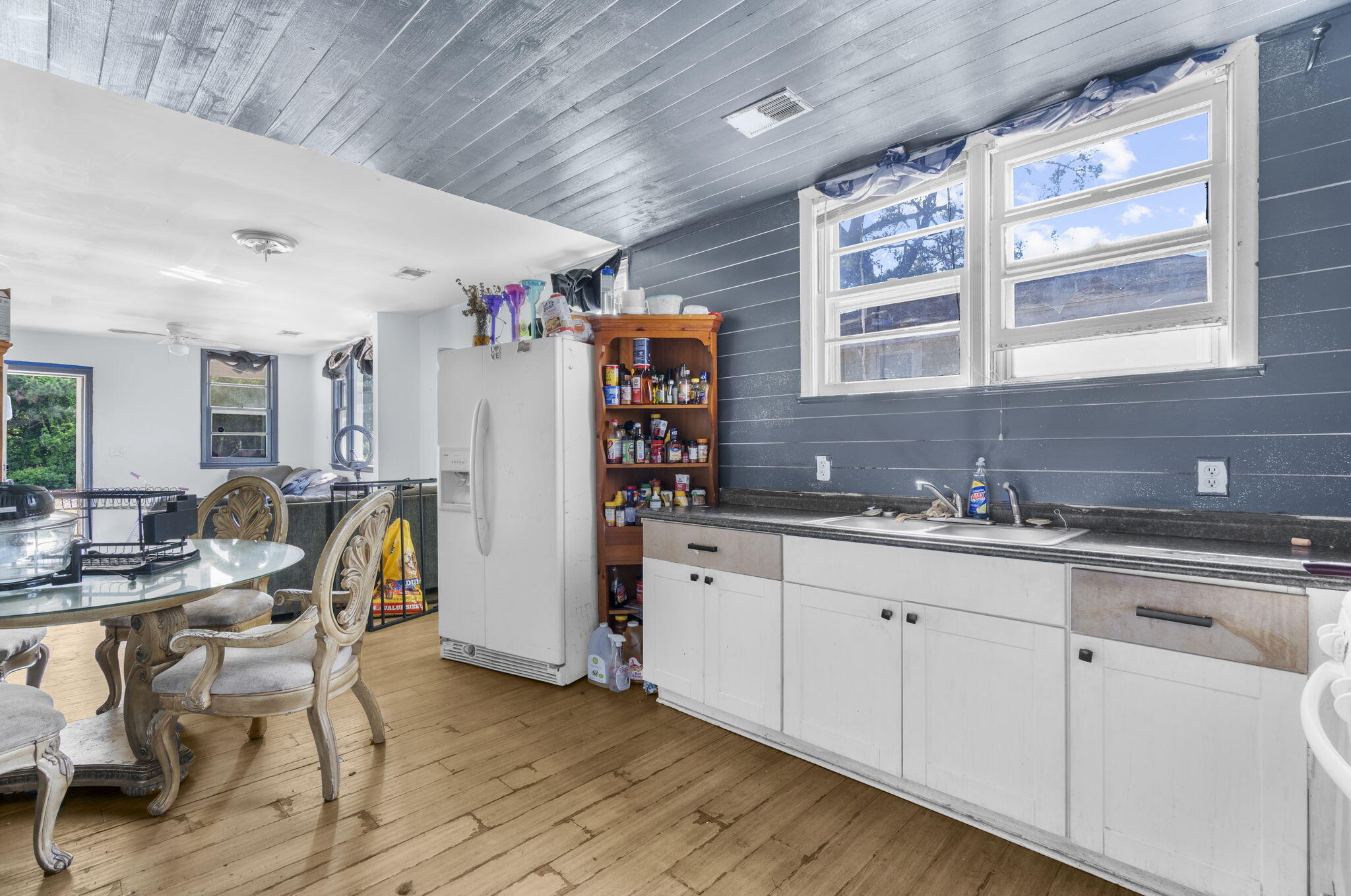 5869 Kirkwood Avenue