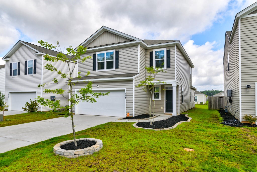Photo of 114 Sunray Lane, Summerville, SC 29486 (MLS # 26018434)
