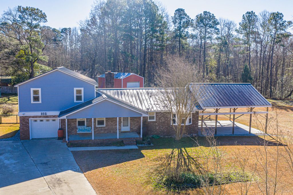 Photo of 325 Linden Court, Moncks Corner, SC 29461 (MLS # 26001770)