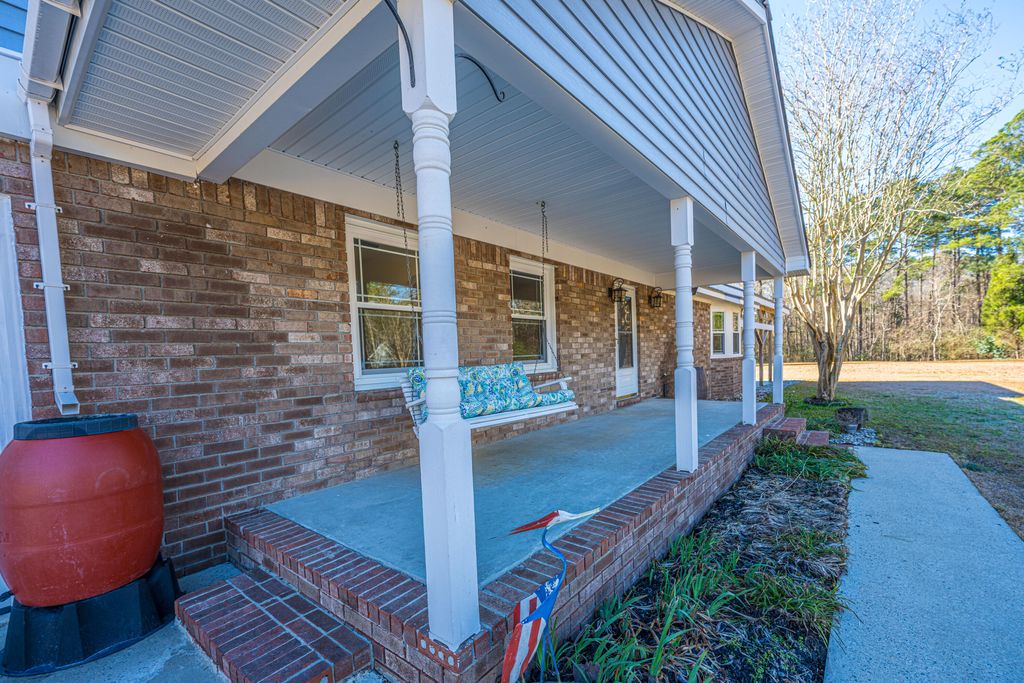 Photo of 325 Linden Court, Moncks Corner, SC 29461 (MLS # 26001770)