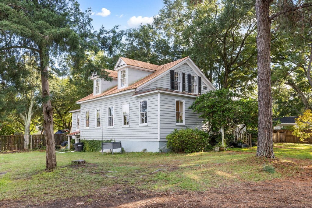 Photo of 725 King Street, Mount Pleasant, SC 29464 (MLS # 25028348)