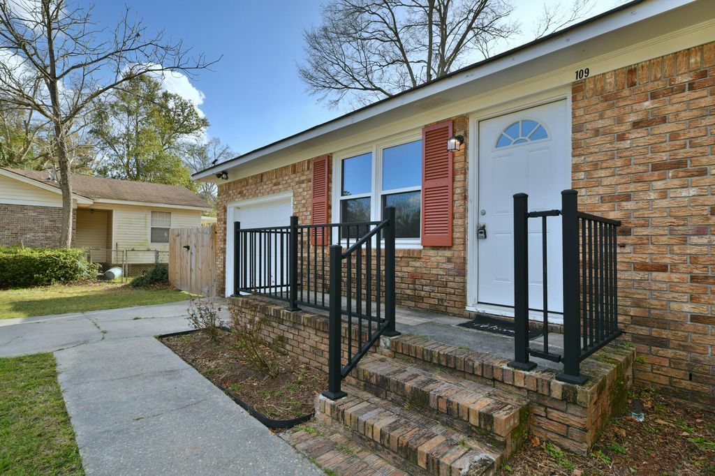 Photo of 109 Tupelo Street, Summerville, SC 29485 (MLS # 26006485)