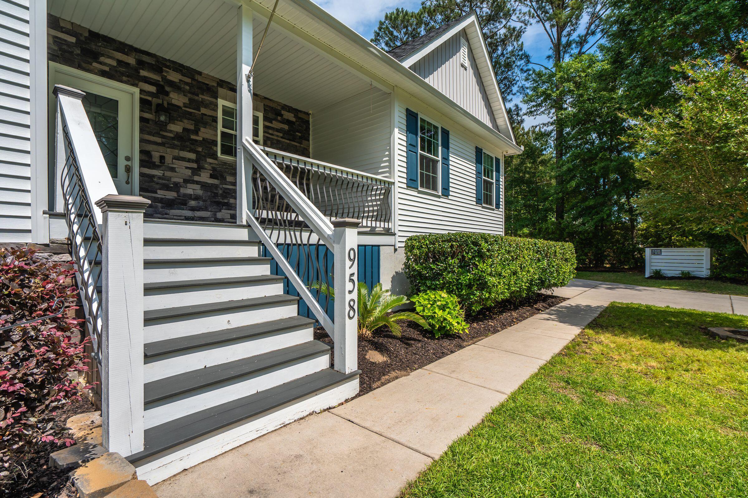 958 Beehive Road