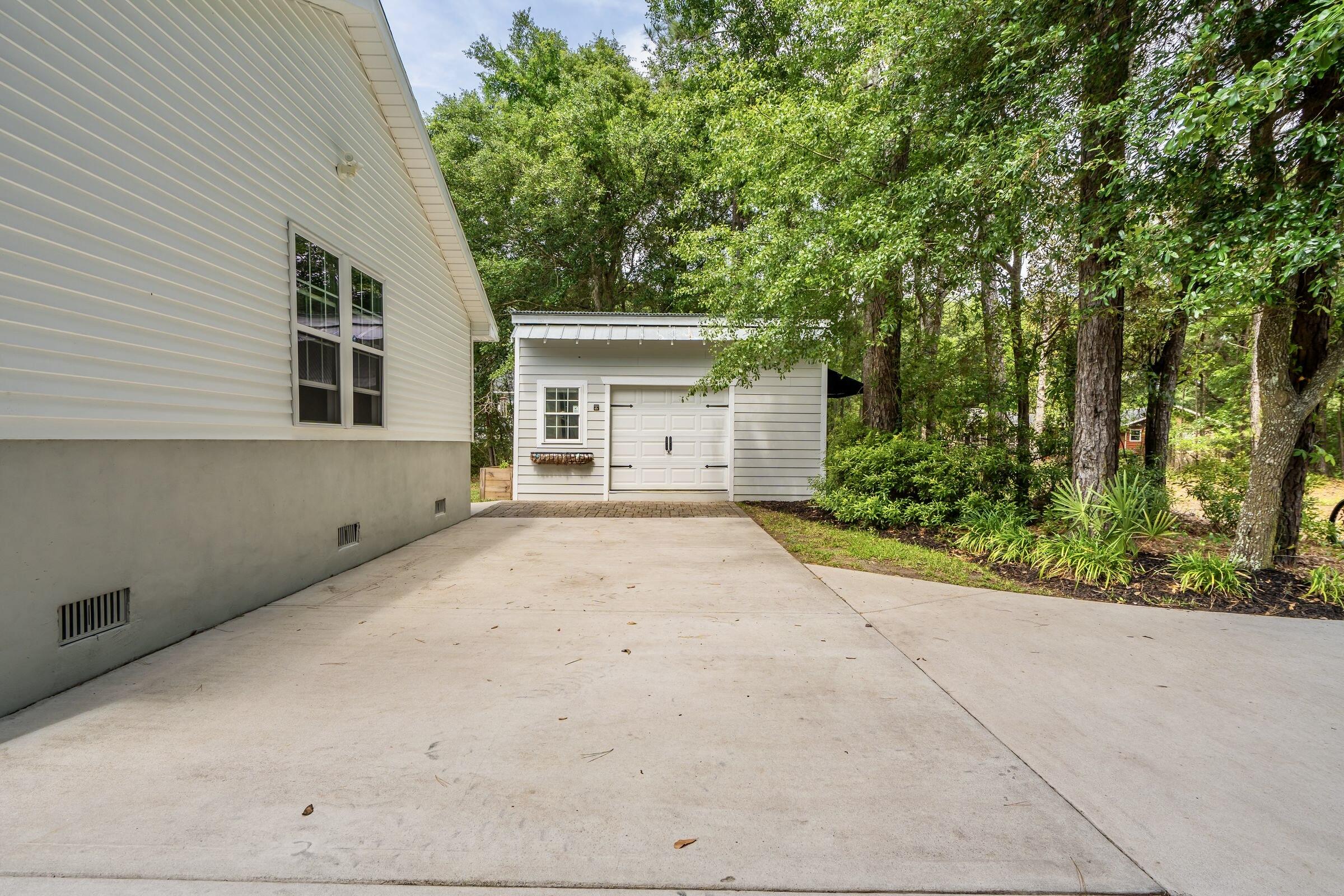 958 Beehive Road