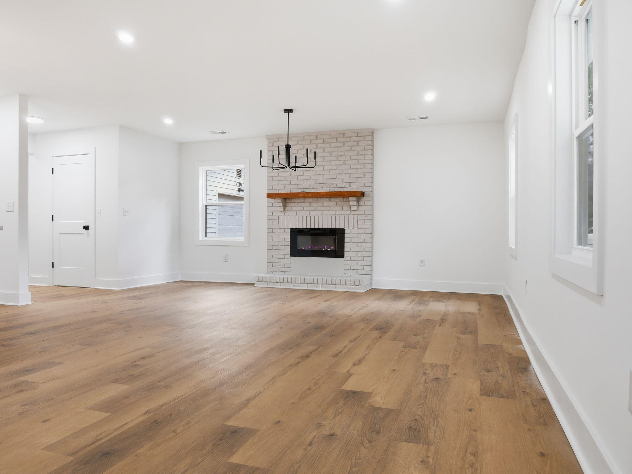 1740 Walpole Way Way