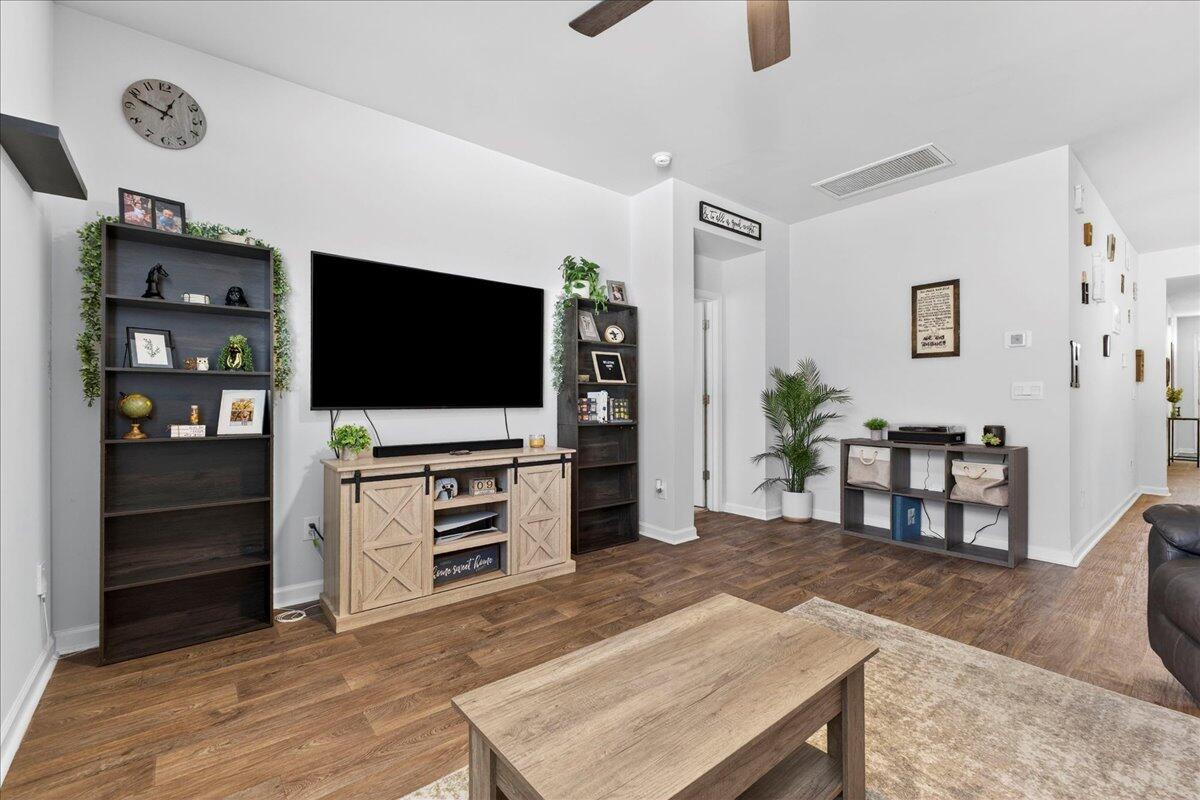 133 Cloverleaf Street