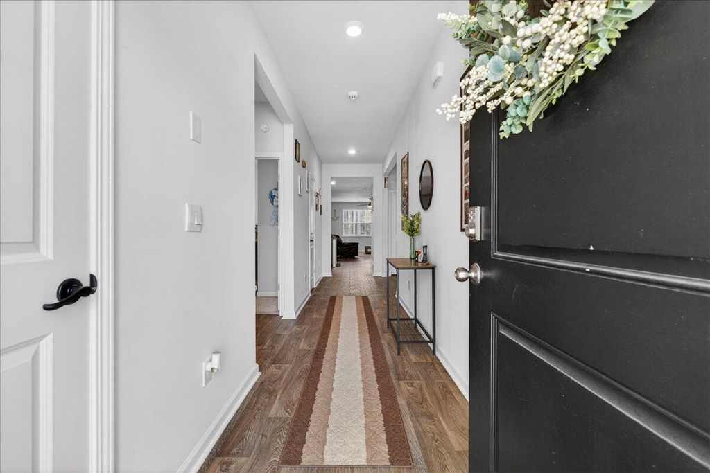 Photo of 133 Cloverleaf Street, Summerville, SC 29483 (MLS # 26001097)