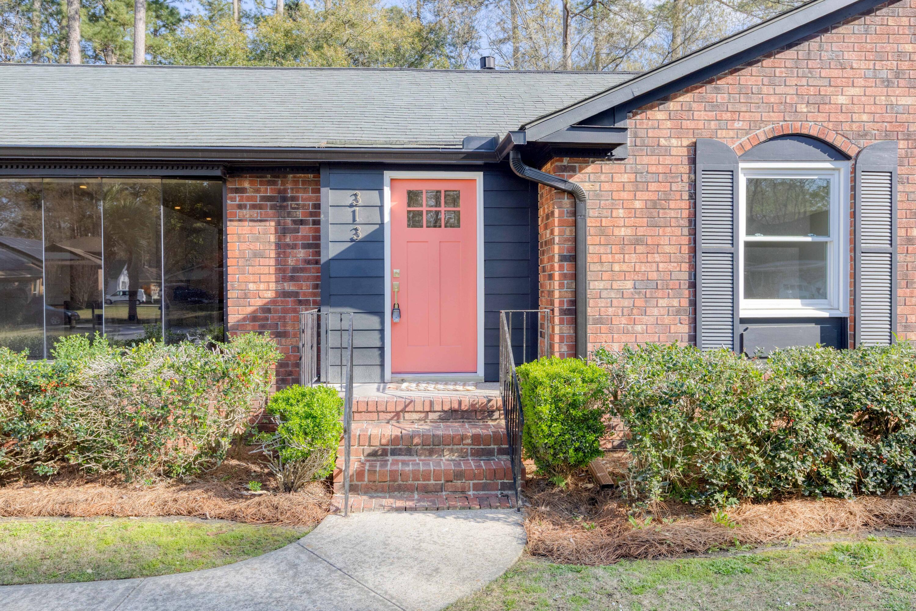 313 Runnymede Lane